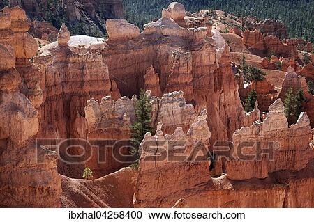 Ausblick vom Queens Garden Trail auf farbige Gesteinsformationen, Hoodoos, Bryce-Canyon-Nationalpark, Utah, USA, Nordamerika View Large Photo Image Stock Image - Ausblick vom Queens Garden Trail auf farbige Gesteinsformationen, Hoodoos, Bryce-Canyon-Nationalpark, Utah, USA, Nordamerika. Fotosearch