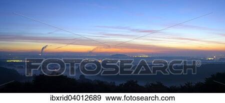 Ausblick von der Bergehalde Norddeutschland auf den Niederrhein und das westliche Ruhrgebiet bei Morgenrot, Neukirchen-Vluyn, Nordrhein-Westfalen, Deutschland, Europa View Large Photo Image Stock Photo - Ausblick von der Bergehalde Norddeutschland auf den Niederrhein und das westliche Ruhrgebiet bei Morgenrot, Neukirchen-Vluyn, Nordrhein-Westfalen, Deutschland, Europa. Fotosearch
