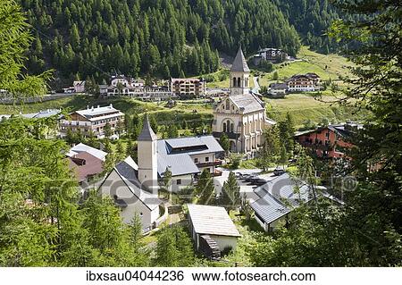 Ausblick von oben auf den Ort Sulden mit Pfarrkirche St. Gertraud, Sulden, Solda, Ortler-Alpen, Ortles, Trentino-Sudtirol, Italien, Europa View Large Photo Image Stock Photograph - Ausblick von oben auf den Ort Sulden mit Pfarrkirche St. Gertraud, Sulden, Solda, Ortler-Alpen, Ortles, Trentino-Sudtirol, Italien, Europa. Fotosearch