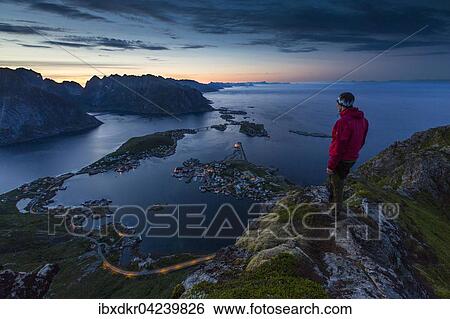 Aussicht vom Reinebringen, Reinebriggen, auf Reine und den Reinefjord mit Bergen, bei Mitternachtssonne, Moskenes, Moskenesoy, Lofoten, Norwegen, Europa View Large Photo Image Stock Photograph - Aussicht vom Reinebringen, Reinebriggen, auf Reine und den Reinefjord mit Bergen, bei Mitternachtssonne, Moskenes, Moskenesoy, Lofoten, Norwegen, Europa. Fotosearch