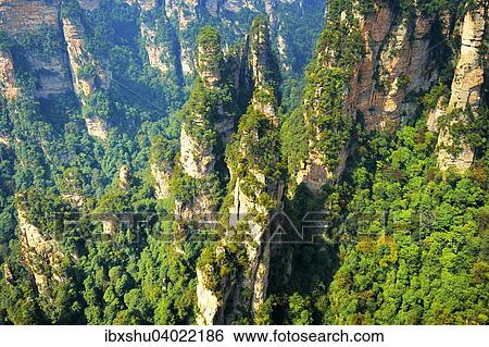 Stock Photograph - Avatar Berge mit senkrechten Felssaulen aus Quarzsandstein, Zhangjiajie Nationalpark, Provinz Hunan, China, Asien. Fotosearch