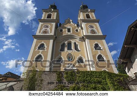 Picture - Barockkirche St. Jakob und St. Leonard, Hopfgarten im Brixental, Tirol, Osterreich, Europa. Fotosearch