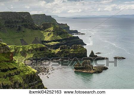 Basalt- und Buntsandsteinklippen an der Causeway Coast, County Antrim, Nordirland, Vereinigtes Konigreich View Large Photo Image Stock Image - Basalt- und Buntsandsteinklippen an der Causeway Coast, County Antrim, Nordirland, Vereinigtes Konigreich. Fotosearch