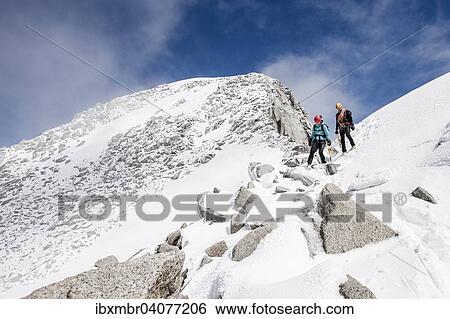 Bergsteiger beim Abstieg vom Loffler, hier an der Gipfelflanke, Zillertaler Alpen, Mayrhofen, Tirol, Osterreich, Alpen, Europa View Large Photo Image Stock Photograph - Bergsteiger beim Abstieg vom Loffler, hier an der Gipfelflanke, Zillertaler Alpen, Mayrhofen, Tirol, Osterreich, Alpen, Europa. Fotosearch