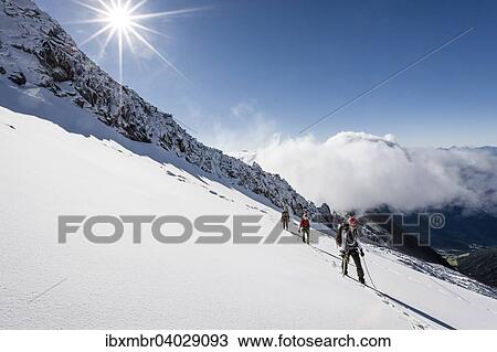 Bergsteiger beim Aufstieg auf den Loffler uber den Trippachkees, Schneescheide, Seilschaft, hinten der Innere Speikkofel, unten das Ahrntal, Tauferer Ahrntal, Pustertal, Sudtirol, Tirol, Trentino-Sudtirol, Italien, Europa View Large Photo Image Stock Image - Bergsteiger beim Aufstieg auf den Loffler uber den Trippachkees, Schneescheide, Seilschaft, hinten der Innere Speikkofel, unten das Ahrntal, Tauferer Ahrntal, Pustertal, Sudtirol, Tirol, Trentino-Sudtirol, Italien, Europa. Fotosearch