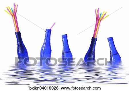 Blaue Flaschen mit bunten Strohhalmen schwimmen im Wasser View Large Photo Image Stock Photograph - Blaue Flaschen mit bunten Strohhalmen schwimmen im Wasser. Fotosearch