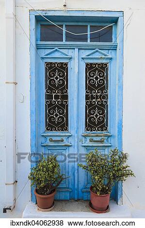 Blaue Tur mit Topfpflanzen, Karpathos, Dodekanes, Sudliche Aegais, Griechenland, Europa View Large Photo Image Stock Photo - Blaue Tur mit Topfpflanzen, Karpathos, Dodekanes, Sudliche Aegais, Griechenland, Europa. Fotosearch