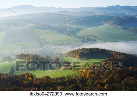 Stock Image - Blick vom Grossen Horselberg, im Herbst, in Richtung Thuringer Wald mit Grossem Inselsberg, links hinten, bei Eisenach, Thuringen, Deutschland, Europa. Fotosearch