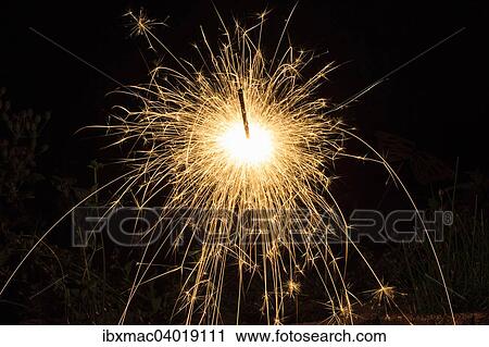 Brennende Wunderkerze View Large Photo Image Stock Image - Brennende Wunderkerze. Fotosearch