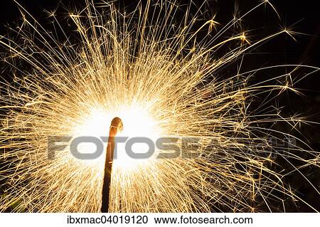 Brennende Wunderkerze View Large Photo Image Stock Image - Brennende Wunderkerze. Fotosearch