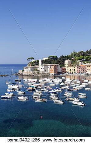 Bucht Baia del Silenzio, hinten Kirche Chiesa di San Nicolo, Sestri Levante, Provinz Genua, Riviera di Levante, Ligurien, Italien, Europa View Large Photo Image Stock Photograph - Bucht Baia del Silenzio, hinten Kirche Chiesa di San Nicolo, Sestri Levante, Provinz Genua, Riviera di Levante, Ligurien, Italien, Europa. Fotosearch