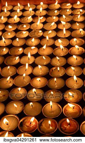 Stock Image - Butterlampen in einem buddhistischen Kloster, Thimphu, Bhutan, Asien. Fotosearch