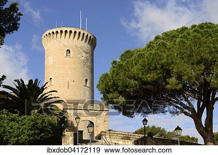 Castell de Bellver, Palma de Mallorca, Mallorca, Balearen, Spanien, Europa View Large Photo Image Stock Photo - Castell de Bellver, Palma de Mallorca, Mallorca, Balearen, Spanien, Europa. Fotosearch