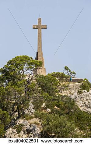 Creu d'es Picot, meterhohes Steinkreuz beim Santuari de Sant Salvador, bei Felanitx, Mallorca, Balearen, Spanien, Europa View Large Photo Image Stock Image - Creu d'es Picot, meterhohes Steinkreuz beim Santuari de Sant Salvador, bei Felanitx, Mallorca, Balearen, Spanien, Europa. Fotosearch
