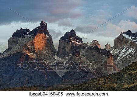 Stock Photography - Cuernos del Paine fruhmorgens, Lago Pehoe, Nationalpark Torres del Paine, Patagonien, Chile, Sudamerika. Fotosearch