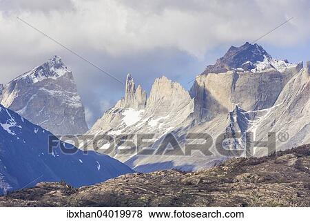 Cuernos-Gipfel, Paine Grande Massiv, Torres del Paine Nationalpark, Region de Magallanes y de la Antartica Chilena, Chile, Sudamerika View Large Photo Image Stock Photo - Cuernos-Gipfel, Paine Grande Massiv, Torres del Paine Nationalpark, Region de Magallanes y de la Antartica Chilena, Chile, Sudamerika. Fotosearch
