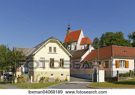 Stock Photo - Das Dorf Hannersdorf, Sudburgenland, Burgenland, Osterreich, Europa. Fotosearch