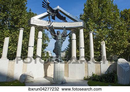 Denkmal fur die Opfer der deutschen Besetzung Ungarns im Jahre 1944, Budapest, Ungarn, Europa View Large Photo Image Stock Image - Denkmal fur die Opfer der deutschen Besetzung Ungarns im Jahre 1944, Budapest, Ungarn, Europa. Fotosearch