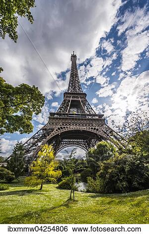 Eiffelturm, Tour Eiffel, Champs de Mars, Paris, Ile-de-France, Frankreich, Europa View Large Photo Image Stock Photograph - Eiffelturm, Tour Eiffel, Champs de Mars, Paris, Ile-de-France, Frankreich, Europa. Fotosearch