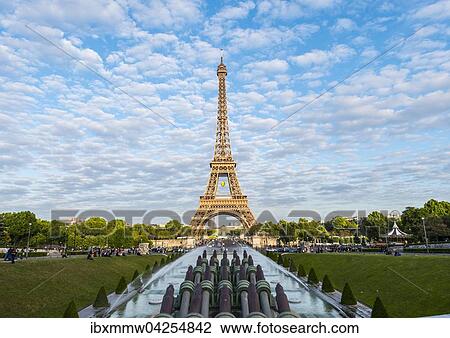 Eiffelturm, Tour Eiffel und Jardins du Trocadero, Paris, Ile-de-France, Frankreich, Europa View Large Photo Image Stock Image - Eiffelturm, Tour Eiffel und Jardins du Trocadero, Paris, Ile-de-France, Frankreich, Europa. Fotosearch