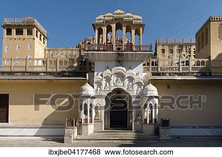 Eingang zum Hawa Mahal, Palast der Winde, Jaipur, Rajasthan, Indien, Asien View Large Photo Image Stock Photo - Eingang zum Hawa Mahal, Palast der Winde, Jaipur, Rajasthan, Indien, Asien. Fotosearch