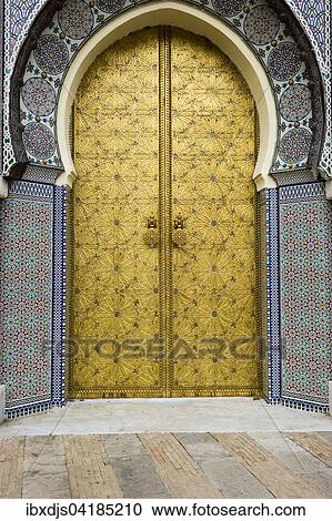 Eingangstor zum Konigspalast, Dar el Makhzen, Fes, Marokko, Afrika View Large Photo Image Stock Image - Eingangstor zum Konigspalast, Dar el Makhzen, Fes, Marokko, Afrika. Fotosearch