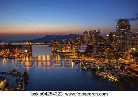 False Creek im Hafen von Vancouver, British Columbia, Kanada, Nordamerika View Large Photo Image Stock Image - False Creek im Hafen von Vancouver, British Columbia, Kanada, Nordamerika. Fotosearch