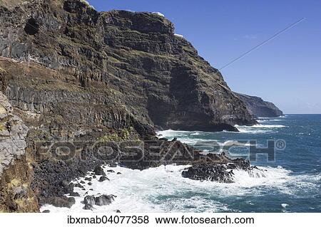 Stock Photo - Felskuste mit Meeresbrandung, Steilkuste, La Palma, Kanarische Inseln, Spanien, Europa. Fotosearch