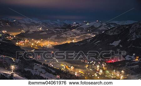 Feuerwerk uber den Alpen, Hochbrixen und Kirchberg, Brixen im Thale, Tirol, Osterreich, Europa View Large Photo Image Stock Photograph - Feuerwerk uber den Alpen, Hochbrixen und Kirchberg, Brixen im Thale, Tirol, Osterreich, Europa. Fotosearch