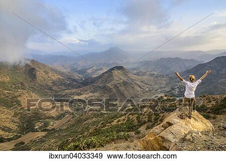 Frau miti Ausblick, Berglandschaft, Region Semienawi Kayih Bahri, Eritrea, Afrika View Large Photo Image Stock Photo - Frau miti Ausblick, Berglandschaft, Region Semienawi Kayih Bahri, Eritrea, Afrika. Fotosearch
