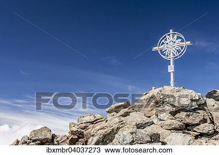 Stock Image - Gipfelkreuz auf der Schneespitz im Pflerscher Tal, Innerpflersch, Wipptal, Brenner, Eisacktal, Sudtirol, Italien, Gschnitz, Tirol, Osterreich, Europa. Fotosearch