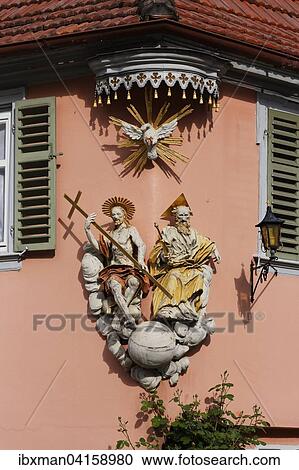 Hausfiguren Hl. Dreifaltigkeit, 18. Jahrhundert, Sulzfeld am Main, Mainfranken, Unterfranken, Franken, Bayern, Deutschland, Europa View Large Photo Image Stock Image - Hausfiguren Hl. Dreifaltigkeit, 18. Jahrhundert, Sulzfeld am Main, Mainfranken, Unterfranken, Franken, Bayern, Deutschland, Europa. Fotosearch