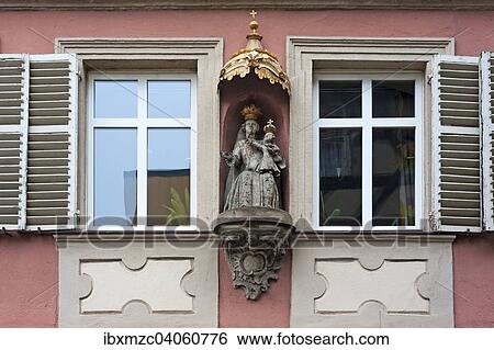 Heiligenskulptur, Maria mit dem Jesuskind unter einem Baldachin an einem Burgerhaus, Bamberg, Oberfranken, Bayern, Deutschland, Europa View Large Photo Image Stock Photograph - Heiligenskulptur, Maria mit dem Jesuskind unter einem Baldachin an einem Burgerhaus, Bamberg, Oberfranken, Bayern, Deutschland, Europa. Fotosearch