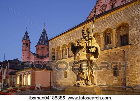 Heiliger Bonifatius vor Gotthardkapelle, dahinter der Dom, Mainz, Rheinland-Pfalz, Deutschland, Europa View Large Photo Image Stock Photography - Heiliger Bonifatius vor Gotthardkapelle, dahinter der Dom, Mainz, Rheinland-Pfalz, Deutschland, Europa. Fotosearch