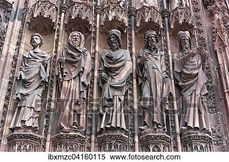 Stock Photography - Hochgotische Gewandefiguren am Hauptportal der Westfassade vom Strassburger Munster, Strassburg, Elass, Frankreich, Europa. Fotosearch