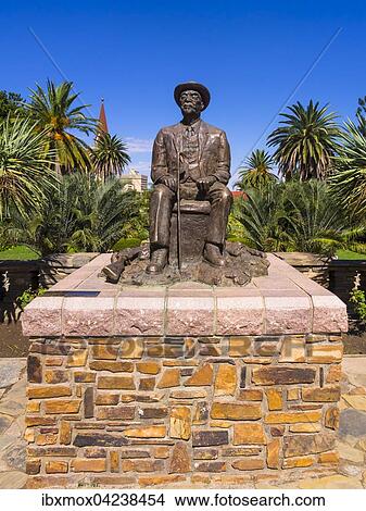 Hosea Kutako Denkmal, 1870-1970, Staatsoberhaupt, Parlamentsgarten, Windhuk, Namibia, Afrika View Large Photo Image Picture - Hosea Kutako Denkmal, 1870-1970, Staatsoberhaupt, Parlamentsgarten, Windhuk, Namibia, Afrika. Fotosearch