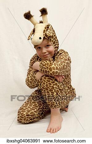 Junge verkleidet als Giraffe View Large Photo Image Stock Image - Junge verkleidet als Giraffe. Fotosearch