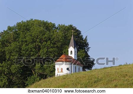 Stock Image - Kapelle, Eyrain, Irschenberg, Oberland, Oberbayern, Bayern, Deutschland, Europa. Fotosearch