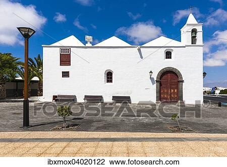 Kirche Iglesia de San Roque in Tinajo, Lanzarote, Kanarische Inseln, Spanien, Europa View Large Photo Image Stock Image - Kirche Iglesia de San Roque in Tinajo, Lanzarote, Kanarische Inseln, Spanien, Europa. Fotosearch