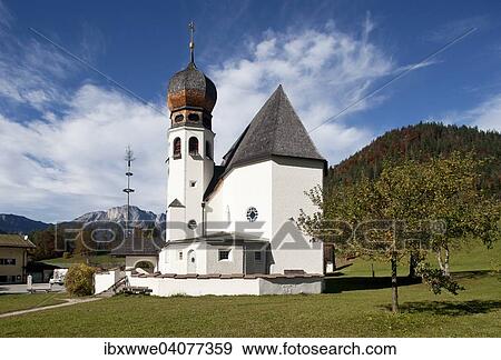 Stock Photo - Kirche zur Heiligen Familie in Oberau, Berchtesgadener Land, Oberbayern, Bayern, Deutschland, Europa. Fotosearch