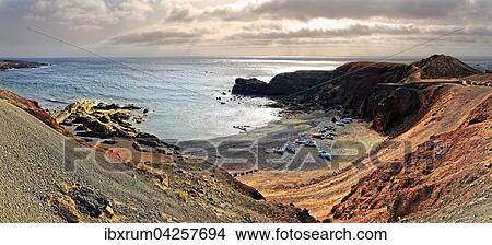 Kuste von Charco de los Clicos, teilweise im Meer versunkener Krater des Vulkans Montana de Golfo, El Golfo, Lanzarote, Kanarische Inseln, Spanien, Europa View Large Photo Image Picture - Kuste von Charco de los Clicos, teilweise im Meer versunkener Krater des Vulkans Montana de Golfo, El Golfo, Lanzarote, Kanarische Inseln, Spanien, Europa. Fotosearch