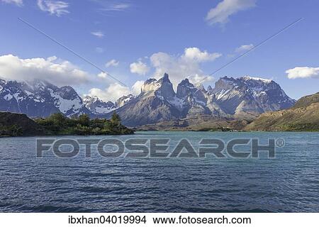 Lago Pehoe und Paine Grande Massiv, Torres del Paine Nationalpark, Region de Magallanes y de la Antartica Chilena, Chile, Sudamerika View Large Photo Image Picture - Lago Pehoe und Paine Grande Massiv, Torres del Paine Nationalpark, Region de Magallanes y de la Antartica Chilena, Chile, Sudamerika. Fotosearch