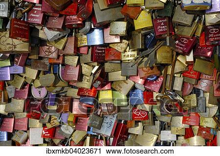 Liebesschlosser am Gelander der Hohenzollernbrucke, Koln, Nordrhein-Westfalen, Deutschland, Europa View Large Photo Image Stock Image - Liebesschlosser am Gelander der Hohenzollernbrucke, Koln, Nordrhein-Westfalen, Deutschland, Europa. Fotosearch