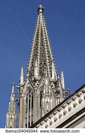 Picture - Linke Turmspitze vom Regensburger Dom, fertiggestellt 1859, Regensburg, Oberpfalz, Bayern, Deutschland, Europa. Fotosearch