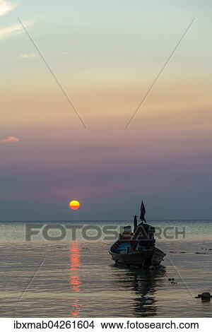 Longtail-Boot im Meer bei Sonnenuntergang, Insel Koh Tao, Golf von Thailand, Thailand, Asien View Large Photo Image Picture - Longtail-Boot im Meer bei Sonnenuntergang, Insel Koh Tao, Golf von Thailand, Thailand, Asien. Fotosearch