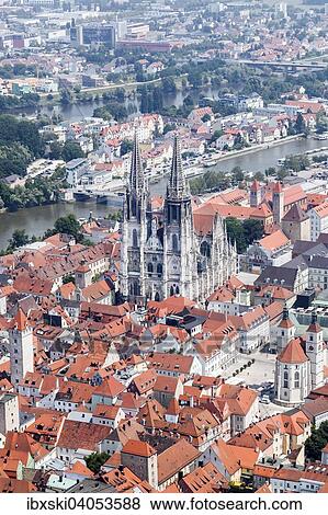 Luftaufnahme, Altstadt Regensburg mit dem Regensburger Dom Sankt Peter und der Donau, Regensburg, Oberpfalz, Bayern, Deutschland, Europa View Large Photo Image Stock Photo - Luftaufnahme, Altstadt Regensburg mit dem Regensburger Dom Sankt Peter und der Donau, Regensburg, Oberpfalz, Bayern, Deutschland, Europa. Fotosearch