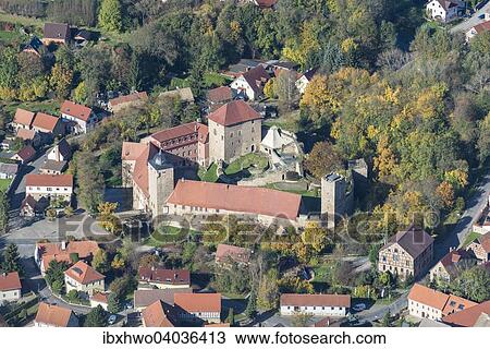 Stock Image - Luftaufnahme, mittelalterliche Wasserburg Kapellendorf, heute Museum, Ort fur Kulturveranstaltungen und Markte, Wickerstedt, Kapellendorf, Thuringen, Deutschland, Europa. Fotosearch