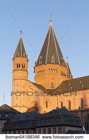 Mainzer Dom St. Martin, Mainz, Rheinland-Pfalz, Deutschland, Europa View Large Photo Image Stock Photograph - Mainzer Dom St. Martin, Mainz, Rheinland-Pfalz, Deutschland, Europa. Fotosearch