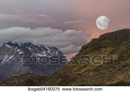 Mond uber den Cuernos del Paine, Nationalpark Torres del Paine, Patagonien, Chile, Sudamerika View Large Photo Image Stock Photography - Mond uber den Cuernos del Paine, Nationalpark Torres del Paine, Patagonien, Chile, Sudamerika. Fotosearch