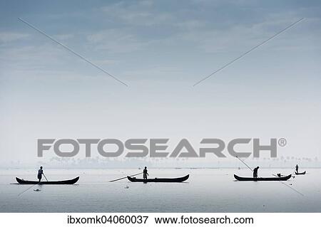 Muschelsammler und ihre Boote, Vembanad-See, Kerala, Indien, Asien View Large Photo Image Stock Photo - Muschelsammler und ihre Boote, Vembanad-See, Kerala, Indien, Asien. Fotosearch